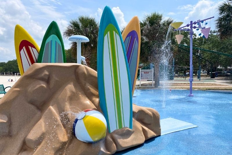 splash pad at Lakefront Park St. Cloud, free things to do with kids in Orlando