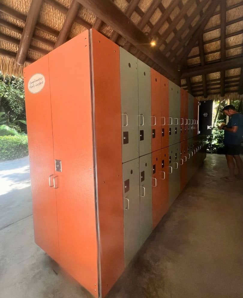 Discovery Cove Complimentary Lockers