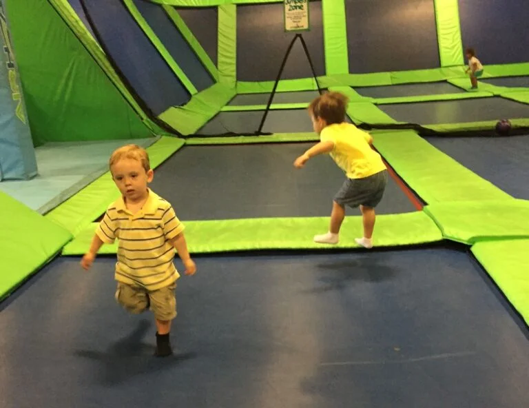 5 Important Tips for Taking Your Kids to a Trampoline Park