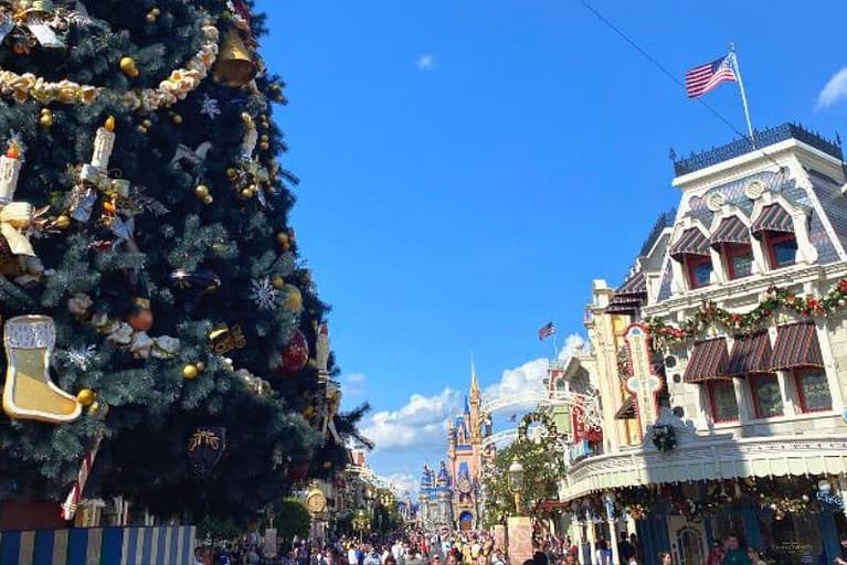 Christmas at Magic Kingdom: Quick Reminders Parents Need to Know