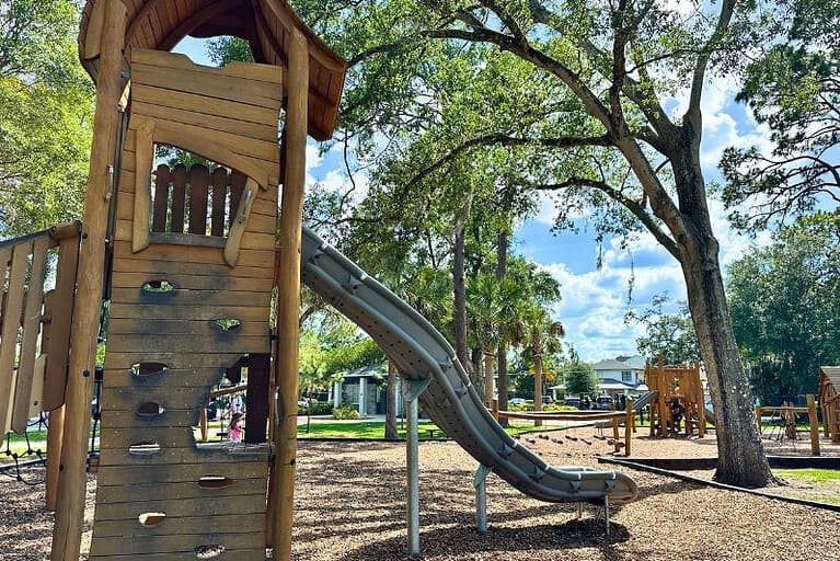 Phelps Park: An Orlando Playground for a Happy Outing
