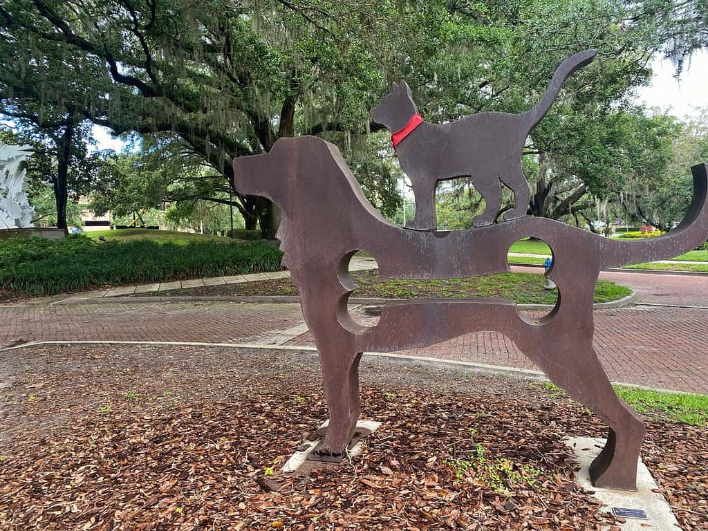 Mennello Sculpture Garden Dog and Cat Sculpture, free things to do with kids in Orlando 