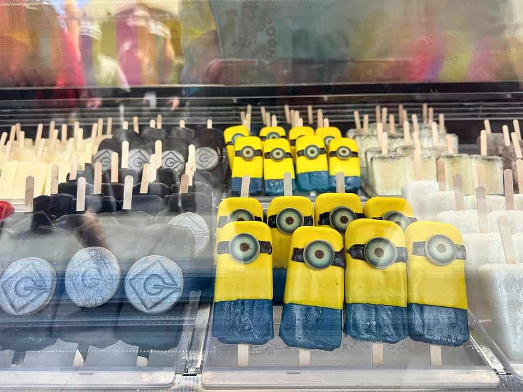 specialty popsicles despicable me themed minion land universal orlando