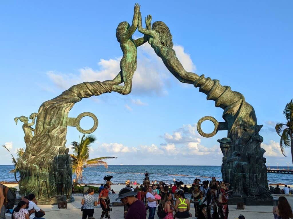Image of the Gateway to Playa del Carmen arch in Cancun