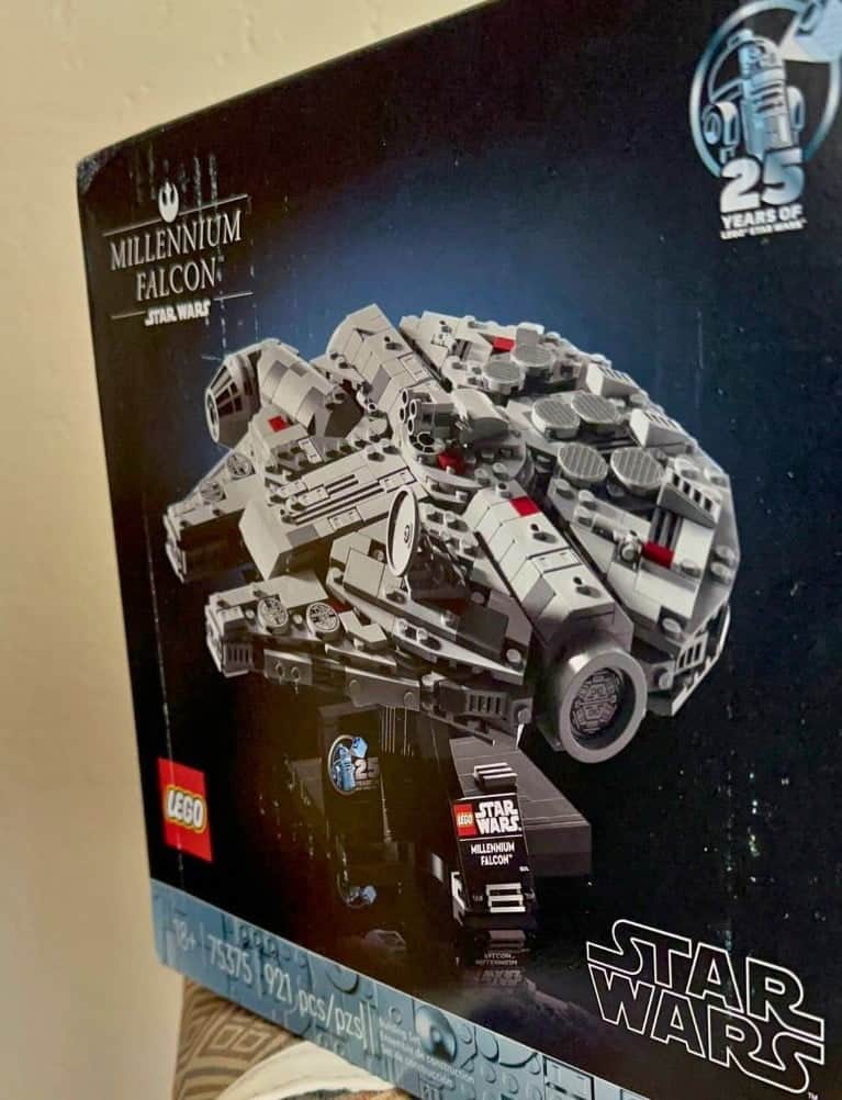 Millennium Falcon LEGO Set 25th Anniversary in the box