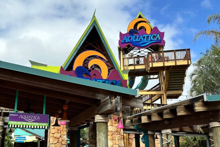 Entrance to Aquatica Orlando Water Park - image by Dani Meyering