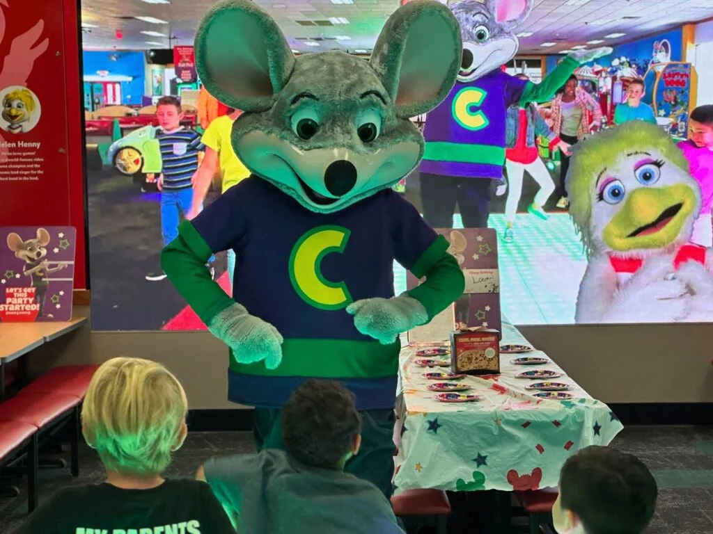 Chuck E Cheese character dance party during kids birthday party at Chuck E Cheese Altamonte Springs