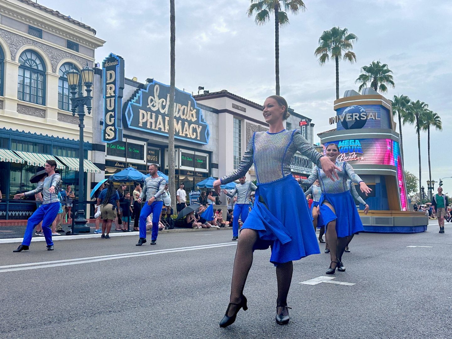 Expert Tips for Seeing Universal Orlando's New Mega Movie Parade With ...