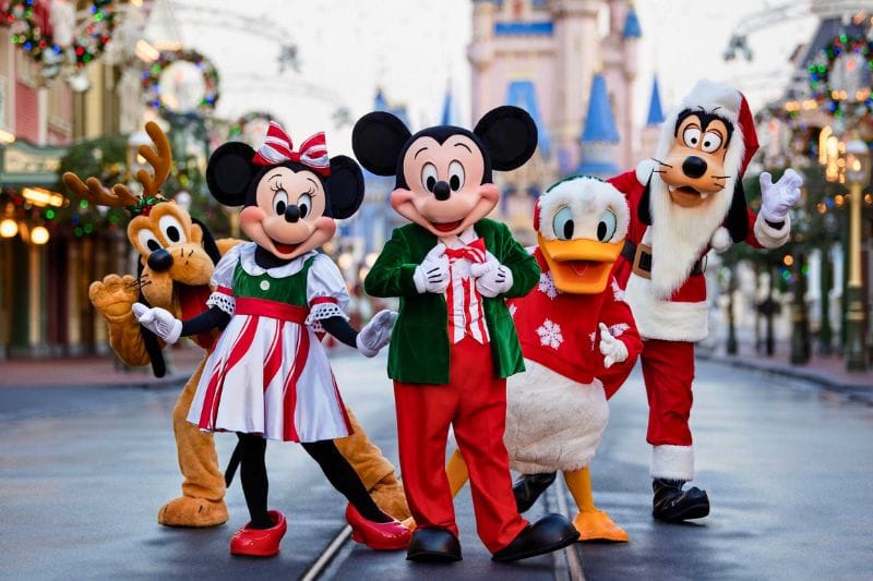 5 Expert Tips for Viewing Mickey’s Once Upon a Christmas Parade with