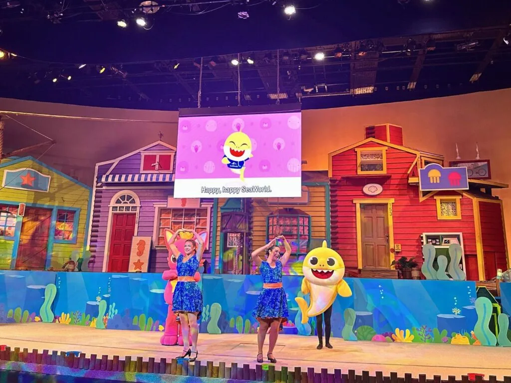 Dancers and Characters during Baby Shark Show at SeaWorld Orlando during Happy SeaWorld Song - image by Dani Meyering 5