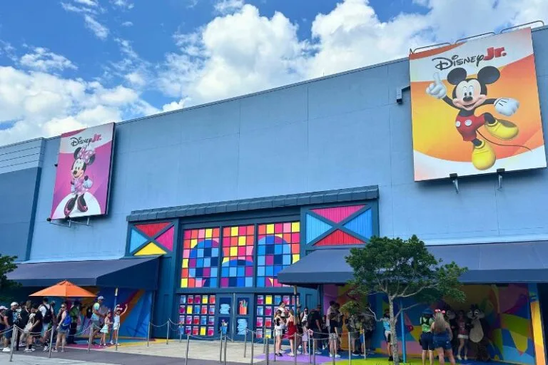 Get Animated entrance and chip n dale greet Cool Kid Summer at Disney's Hollywood Studios - image by Dani Meyering