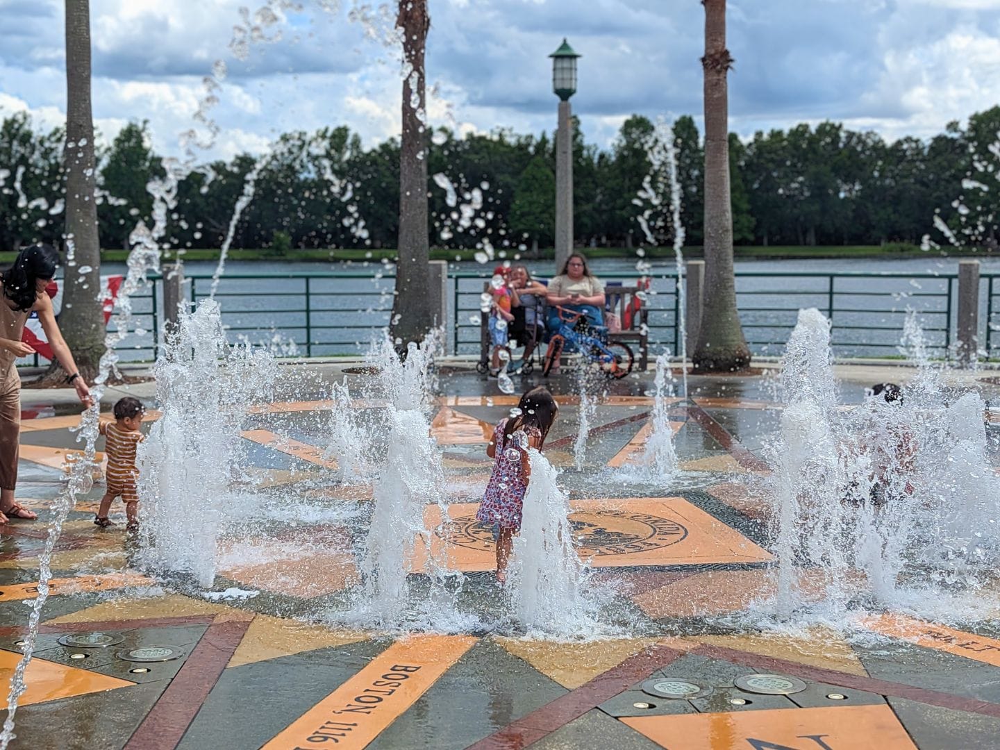 Splash pad in Celebration FL - image by Maria DiCicco wide