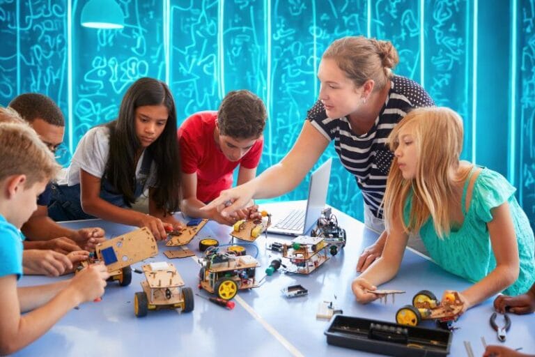 orlando after school programs kids as robotics table - Dani canva