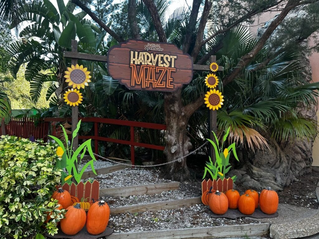 SeaWorld Orlando Spooktacular Harvest Maze - image by Hailea Boykinn