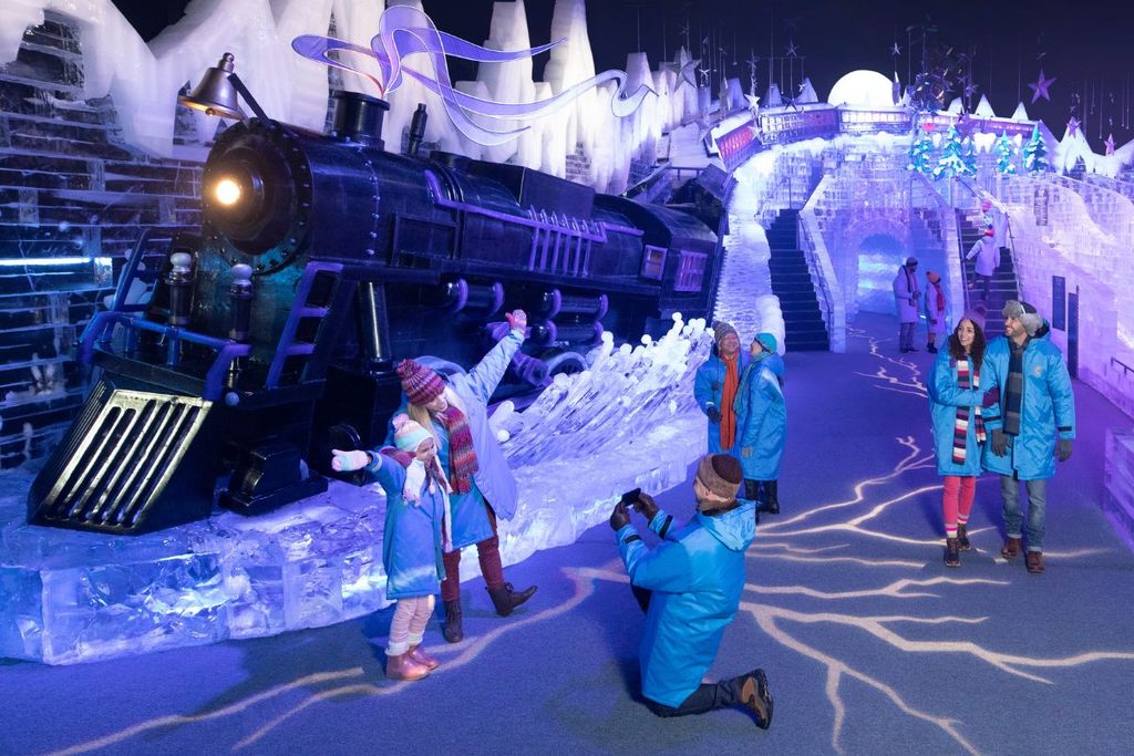 Gaylord Palms ice! The Polar Expressâ„¢