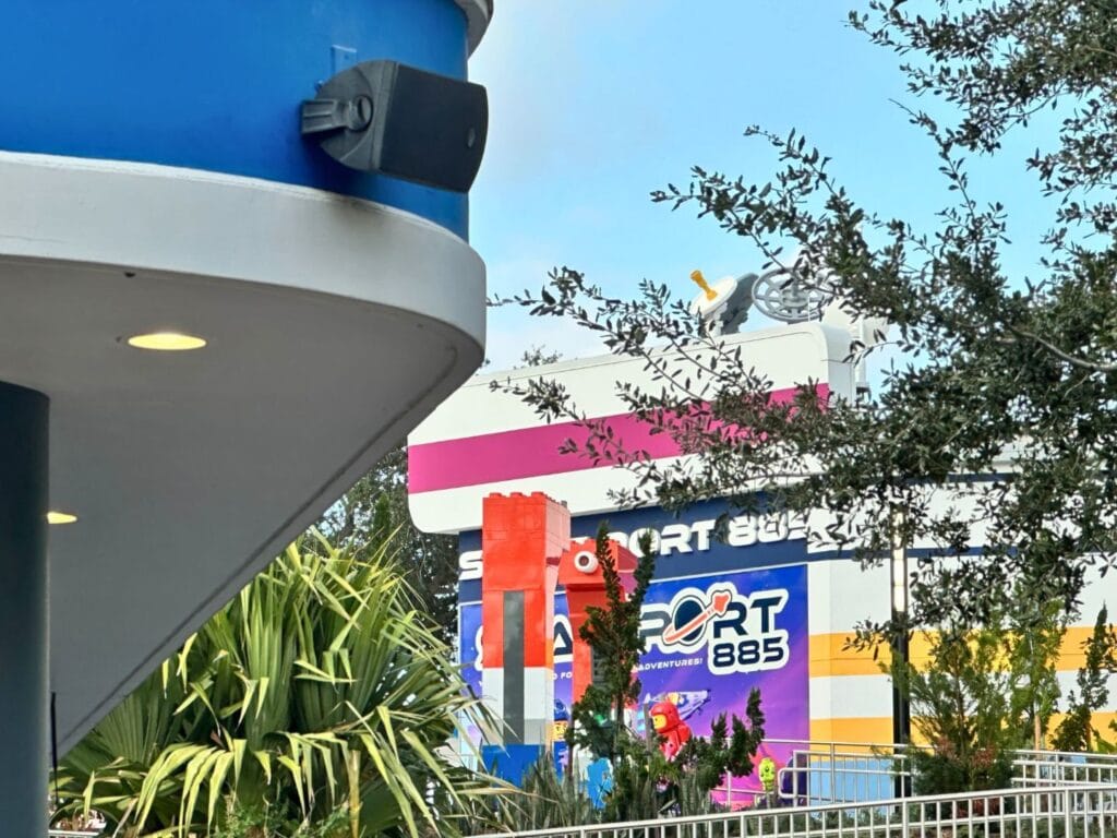 Galacticoaster Entrance LEGOLAND Space Indoor Coaster from the side - image by Dani Meyering