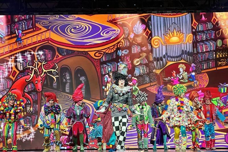 Opening number Pomp, Snow, and Cirqueumstance at Gaylord Palms - image by Dani Meyering