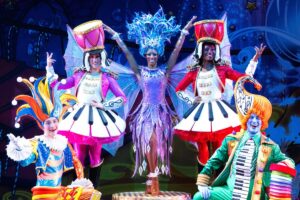 Family-Friendly Holiday and Christmas show POMP, SNOW, AND CIQURQUEumstance at ice!