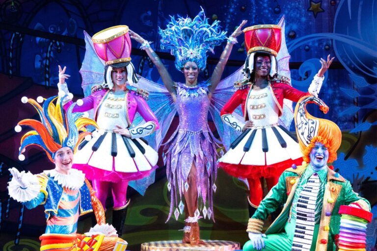 Family-Friendly Holiday and Christmas show POMP, SNOW, AND CIQURQUEumstance at ice!