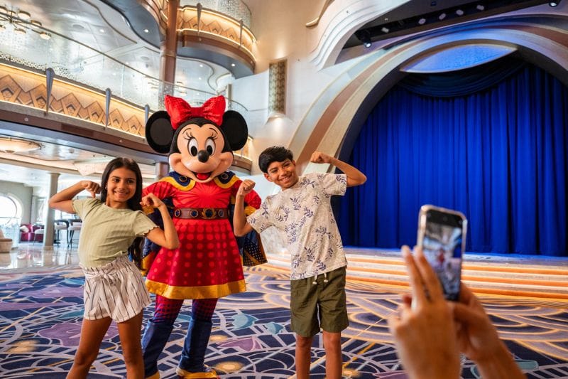 minnie mouse character on Disney Destiny