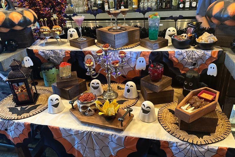 Jock Lindsey's Halloween Hanger Bar at Disney Springs