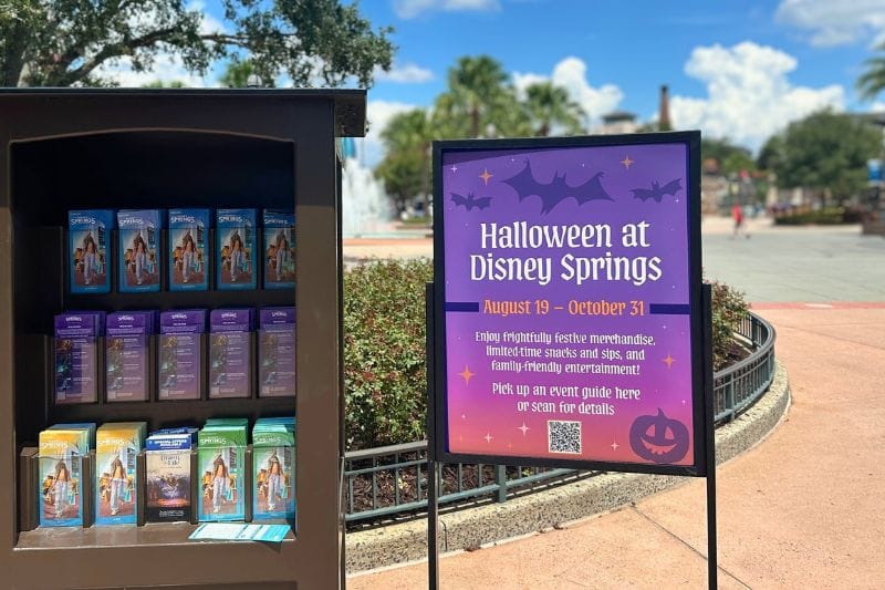 Sign and Maps for Halloween at Disney Springs - image by Dani Meyering